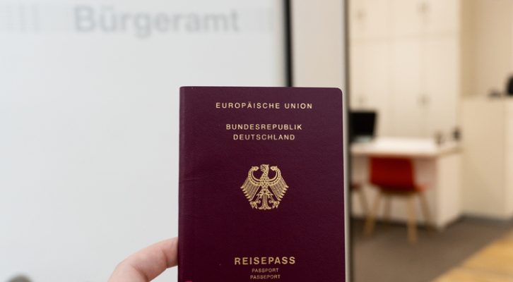 Reisepass In Anderer Stadt Beantragen Reisezeit naht: Jetzt Personalausweis oder Reisepass beantragen - rv